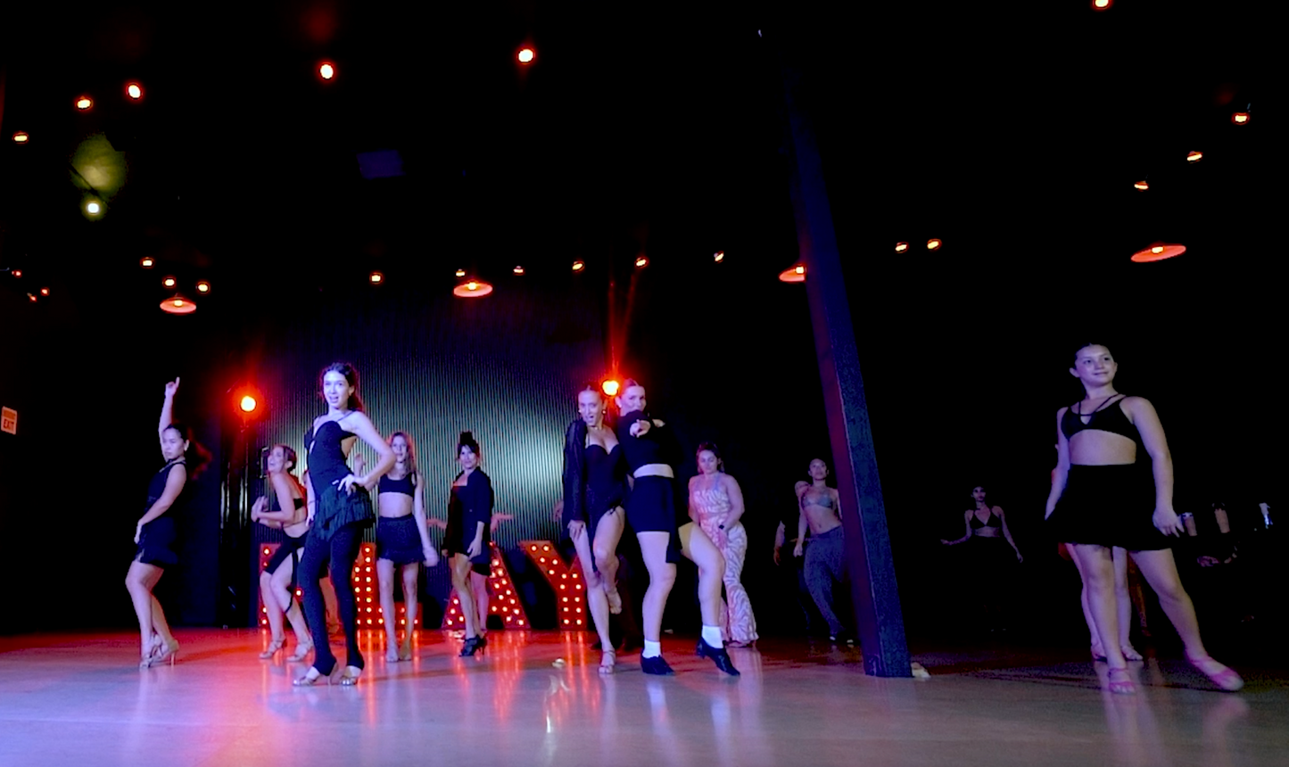 ENTIRE CLASS WITH ELLE