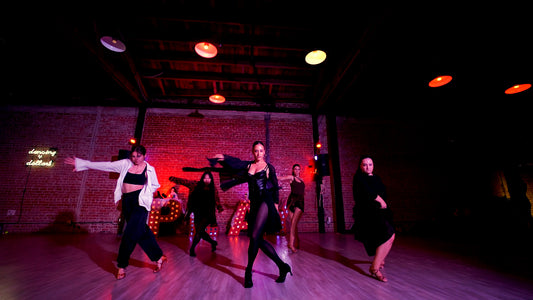 ELLE'S GROUP - 10.28.25